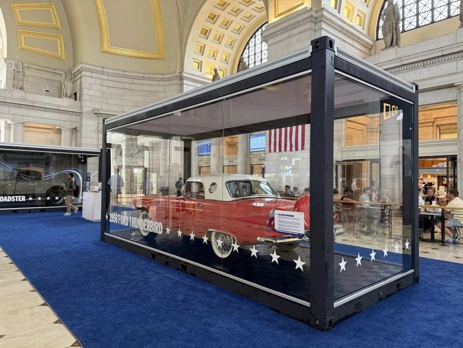 Heritage as the flex. How Ford made a museum of its own past at Union Station. 1 The 1956 Ford Thunderbird behind glass in Union Station Main Hall at Ford brand heritage exhibit Driving America Forward
